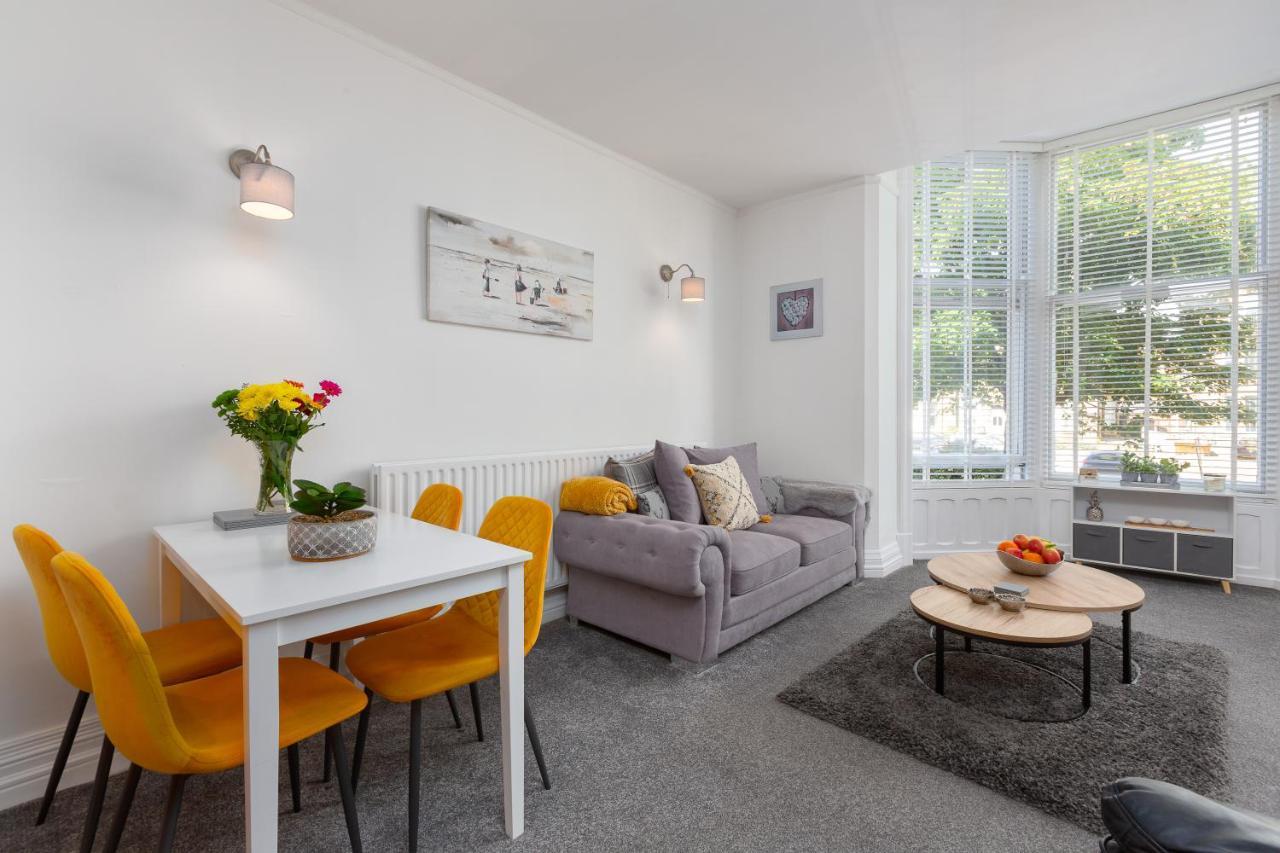 Charles Alexander Short Stay - Clifton Drive Beach Retreat Lytham St Annes Esterno foto